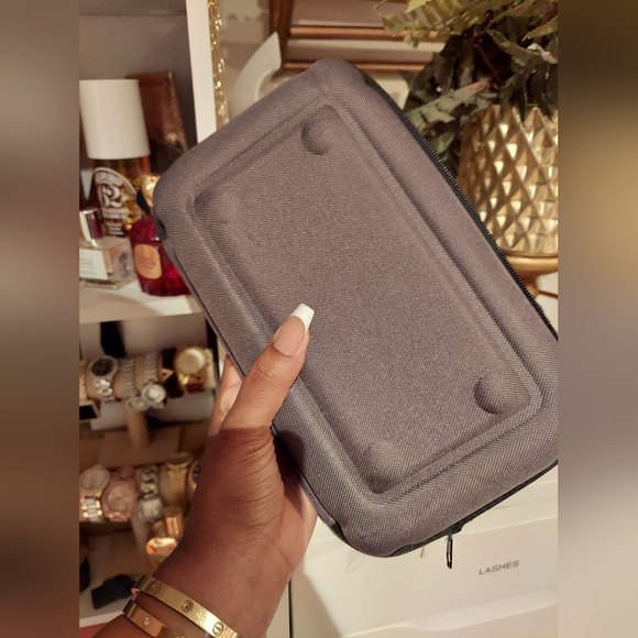 Grey storage case - Picture 4 of 5